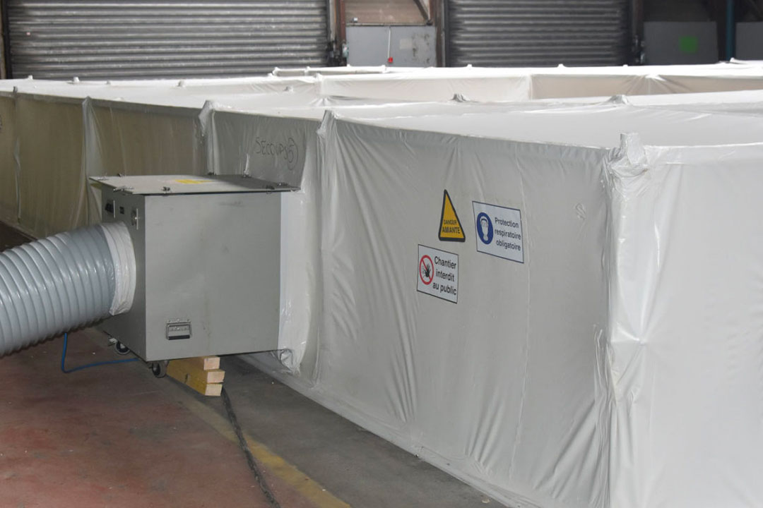Désamiantage fosses atelier réparation poids lourds pour la ville du Havre. Désamiantage fosses atelier réparation poids lourds pour la ville du Havre.